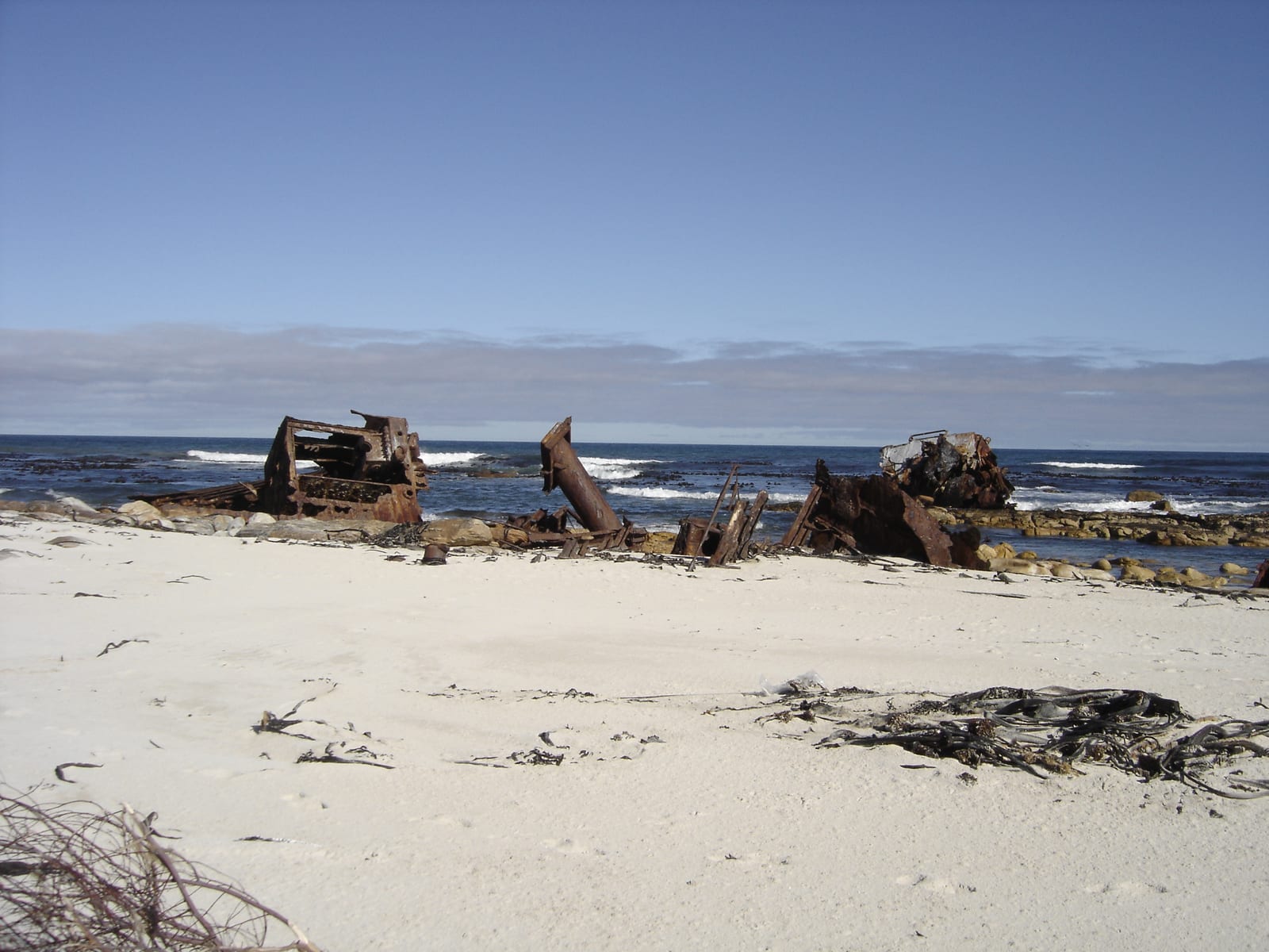 SS Thomas T. Tucker — Wikimedia Commons | License: CC-BY-SA-3.0 | Source: http://commons.wikimedia.org/wiki/Special:FilePath/Thomas%20Tucker%20shipwreck%2024%20Jun%202006.JPG