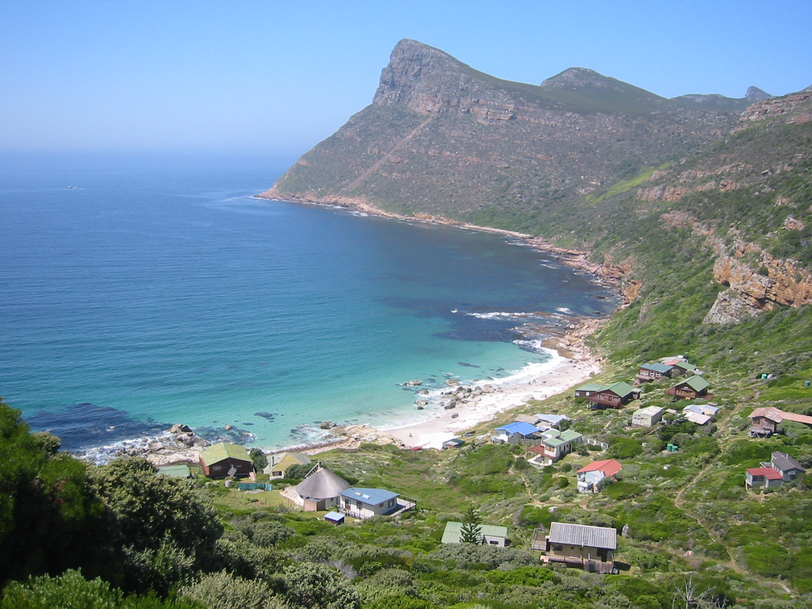 Smits Cliff — Wikimedia Commons | License: CC-BY-SA-3.0 | Source: http://commons.wikimedia.org/wiki/Special:FilePath/Smitswinkel%20Bay.jpg