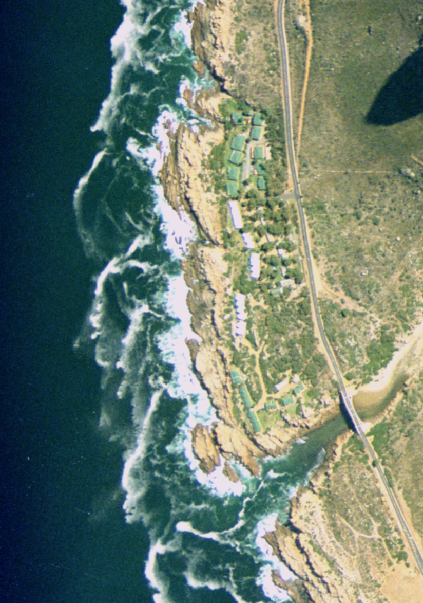 Rocky Bay — Wikimedia Commons | License: CC-BY-SA-3.0 | Source: http://commons.wikimedia.org/wiki/Special:FilePath/Rocky%20Bay%20Aerial.jpg